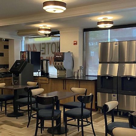 מלון Ramada By Wyndham New York Times Square West מראה חיצוני תמונה