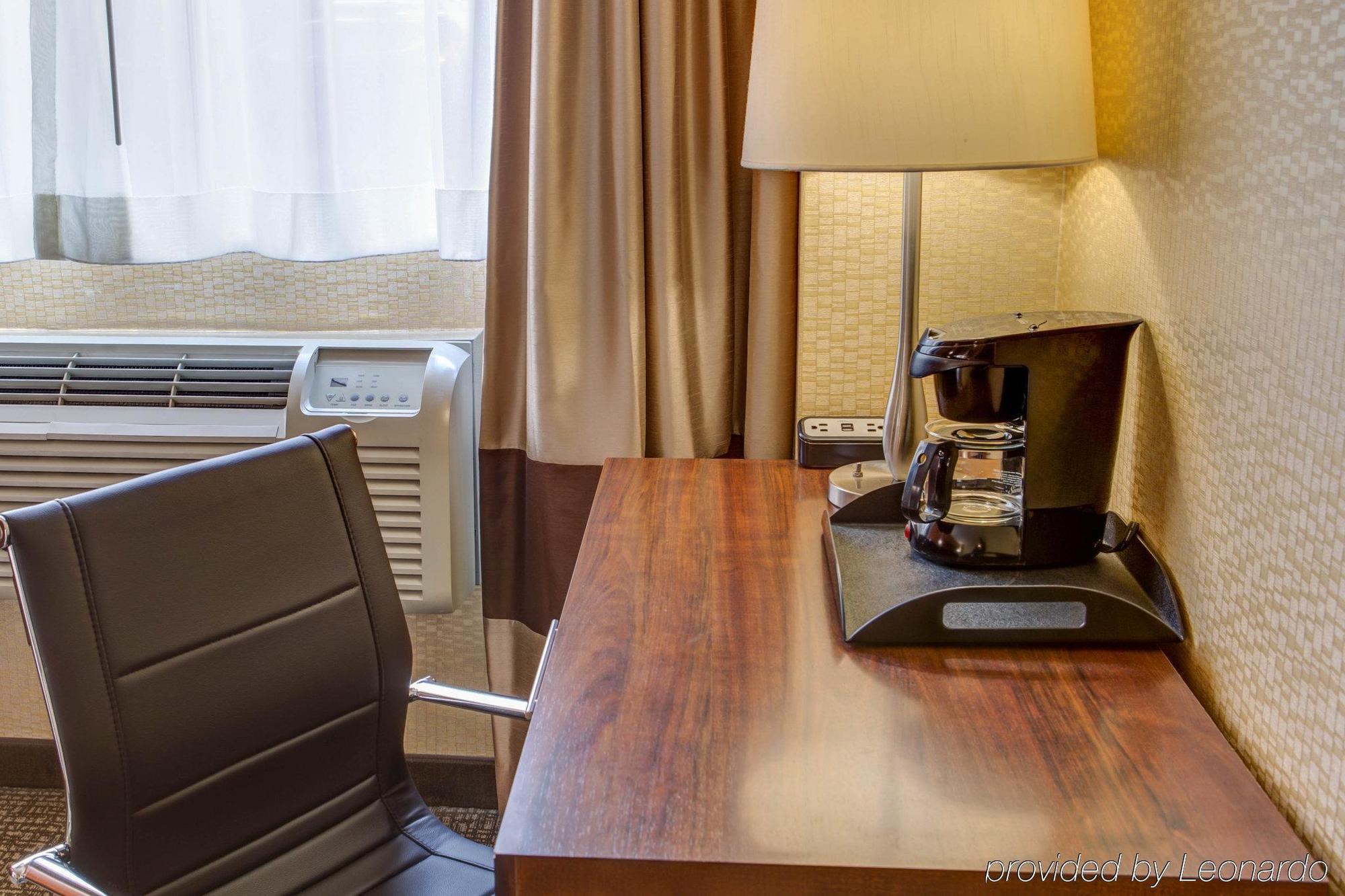 מלון Ramada By Wyndham New York Times Square West מראה חיצוני תמונה